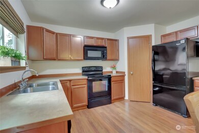 15632 Lindsay Rd SE, Yelm, WA 98597 - photo 7