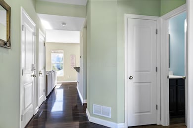 6343 Hoffman Trace Dr, Columbus, OH 43213 - photo 2