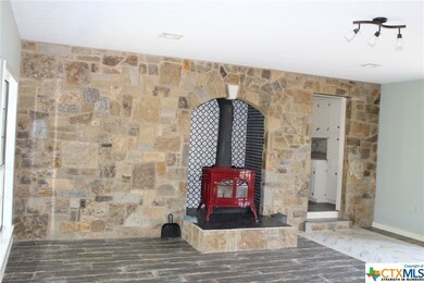 2403 Bottoms Rd E, Troy, TX 76579 - photo 6