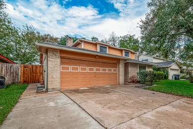 16419 Barcelona Dr, Friendswood, TX 77546 - photo 2