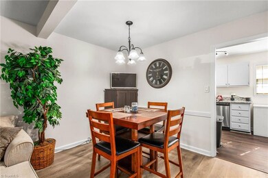 144 Charlestowne Cir, Winston Salem, NC 27103 - photo 5