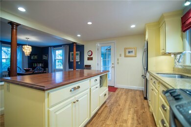 18 Roberta Dr, Barrington, RI 02806 - photo 7