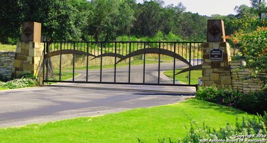 8830 Falcon Place, San Antonio, TX 78256 - photo 3