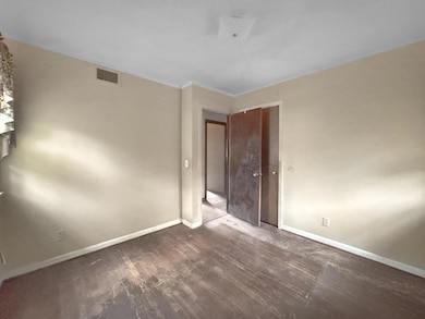 215 Robinwood Cir, Columbus, MS 39702 - photo 7