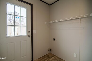 114 W Coyote St, Mandan, ND 58554 - photo 3