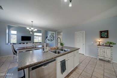 1454 E Azalea Dr-5