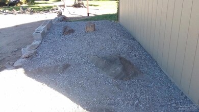 1280 SW Salsify Ln, Redmond, OR 97756 - photo 6