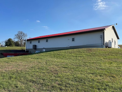 10541 Wilkins Run Rd NE, Newark, OH 43055 - photo 2