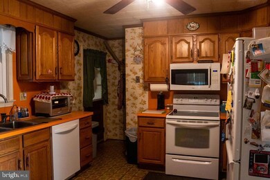 5232 Freter Rd, Sykesville, MD 21784 - photo 3