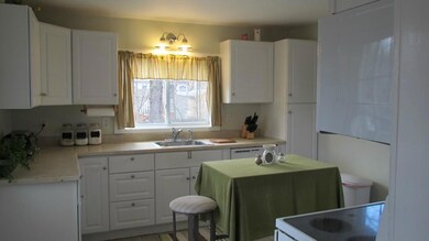 8 Railroad Ave, North Berwick, ME 03906 - photo 4
