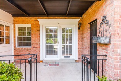 FRONT ENTRANCE, DOUBLE DOORS, LAUNDRY ROOM TO THE