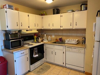 79 Nicholas Rd unit J, Framingham, MA 01701 - photo 2