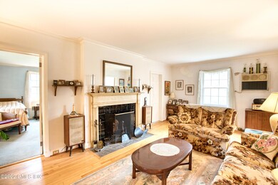 LIVING ROOM-864A5998-23