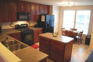 1042 Reserve Dr unit 1042, Elgin, IL 60124 - photo 7