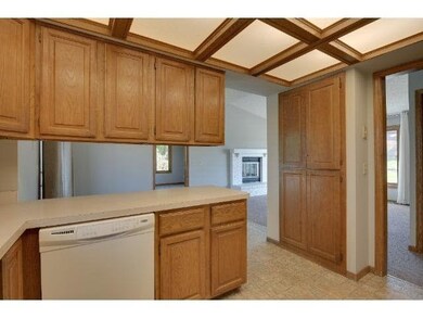11110 Sumac Ln, Hopkins, MN 55305 - photo 3