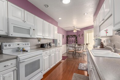 10506 W Hutton Dr, Sun City, AZ 85351 - photo 2