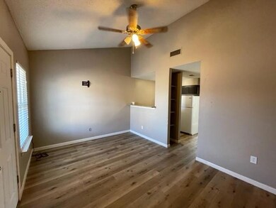 327 SE 3rd St unit 101, Grand Prairie, TX 75051 - photo 2