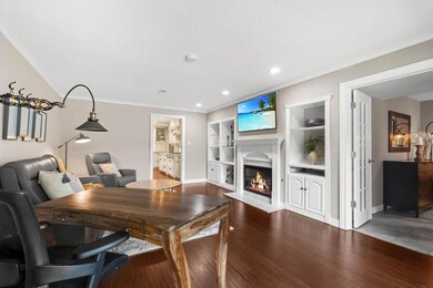 2114 W 1st St unit 8, Cedar Falls, IA 50613 - photo 5