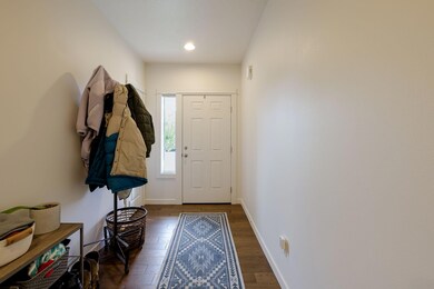 4-web-or-mls-2514 NW Ivy Way-1