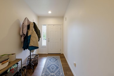 4-web-or-mls-2514 NW Ivy Way-1