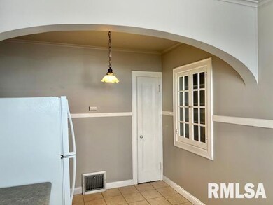 2133 N Division St, Davenport, IA 52804 - photo 6
