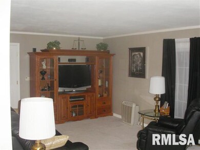 1208 Fairlane Dr, Bettendorf, IA 52722 - photo 7