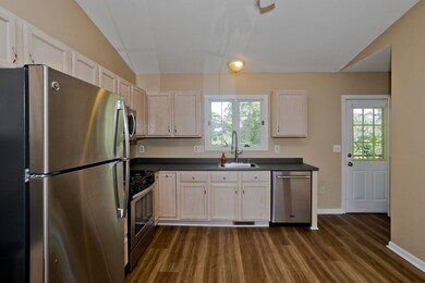 104 Johnson Rd unit 905, Chicopee, MA 01022 - photo 7