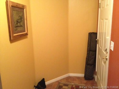 Entry/Foyer.