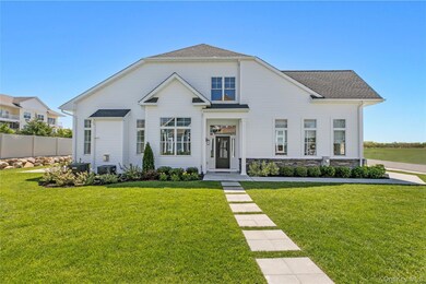 Country Pointe Preserve unit 12, Yaphank, NY 11980 - photo 2