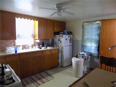 Spacious eat in kitchen