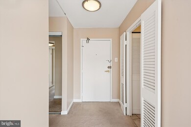 Parkside Plaza Condos unit 806, Silver Spring, MD 20901 - photo 4