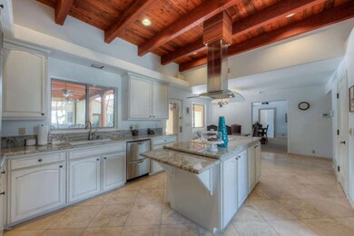 011_Custom Kitchen