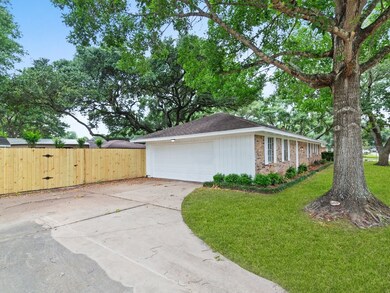 2001 Briar Ln, Richmond, TX 77469 - photo 4