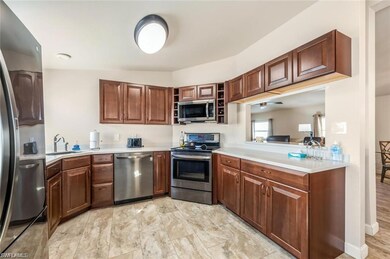 89 Pacific Way unit 89, Naples, FL 34104 - photo 4