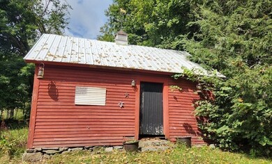 986 Stafford St, Rochdale, MA 01542 - photo 4