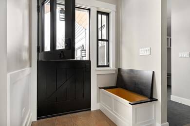 461 N Emery Ln, Elmhurst, IL 60126 - photo 3