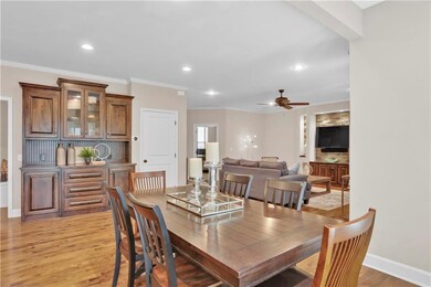 Built-in buffet