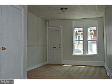 542 Locust St, Reading, PA 19604 - photo 4