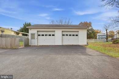 77 E Locust Ln unit 51, New Oxford, PA 17350 - photo 6