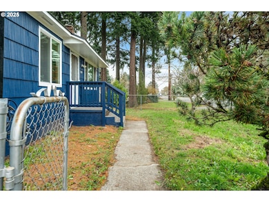 11529 NE Fargo St, Portland, OR 97220 - photo 3