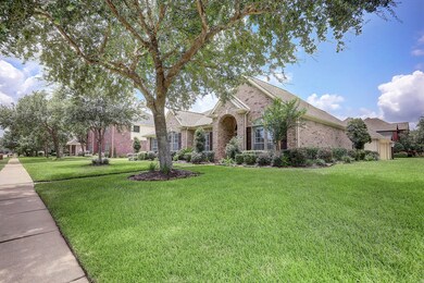 1102 Peregrine Dr, Friendswood, TX 77546 - photo 2