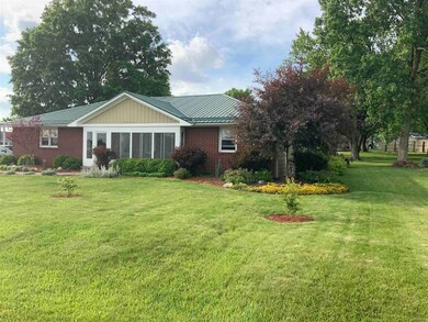 107 Toll Cir, Bluffton, IN 46714 - photo 2