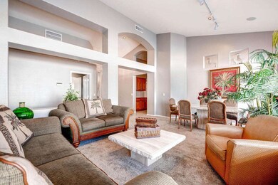 4714 E Robin Ln Phoenix AZ-large-004-Liv
