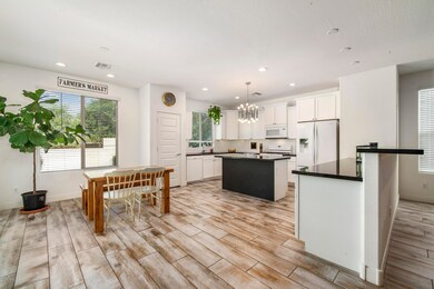Breakfast bar-dining area