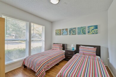 15 N Drifting Leaf Ct, Spring, TX 77380 - photo 6