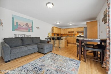 10_77WallingTerrace_2010_LowRes