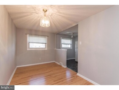 2834 Shelly Rd, Philadelphia, PA 19152 - photo 6