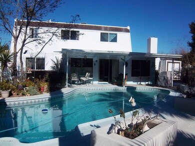 Pool & Covered Patio