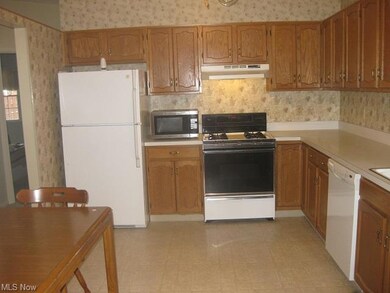 23375 Wainwright Terrace, Olmsted Falls, OH 44138 - photo 3