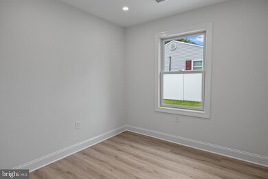 28 Gamewood Rd, Levittown, PA 19057 - photo 5